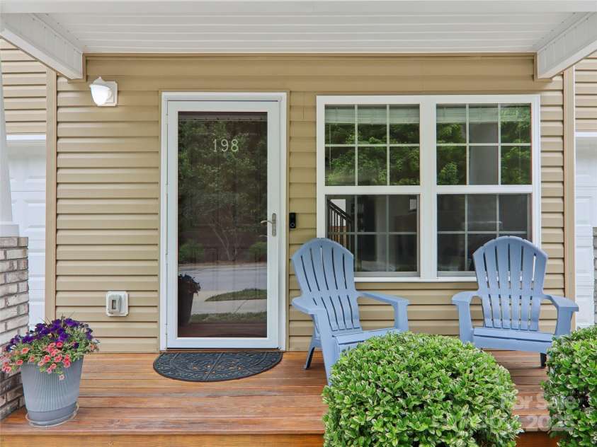 198 Alpine Ridge Drive, Asheville, NC 28806.  MLS# CAR4259639, YatesRealty ID 14522. 
