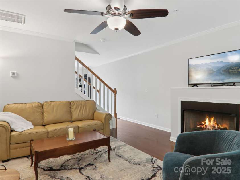 198 Alpine Ridge Drive, Asheville, NC 28806.  MLS# CAR4259639, YatesRealty ID 14522. 