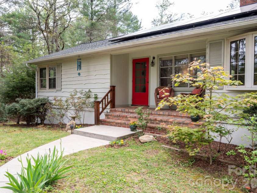 50 Rainbow Ridge Road, Swannanoa, NC 28778.  MLS# CAR4368868, YatesRealty ID 14522. Inviting Front Porch