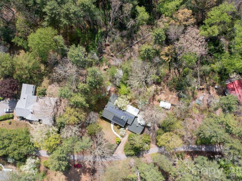 50 Rainbow Ridge Road, Swannanoa, NC 28778.  MLS# CAR4368868, YatesRealty ID 14522. Located on Quiet, Charming Road