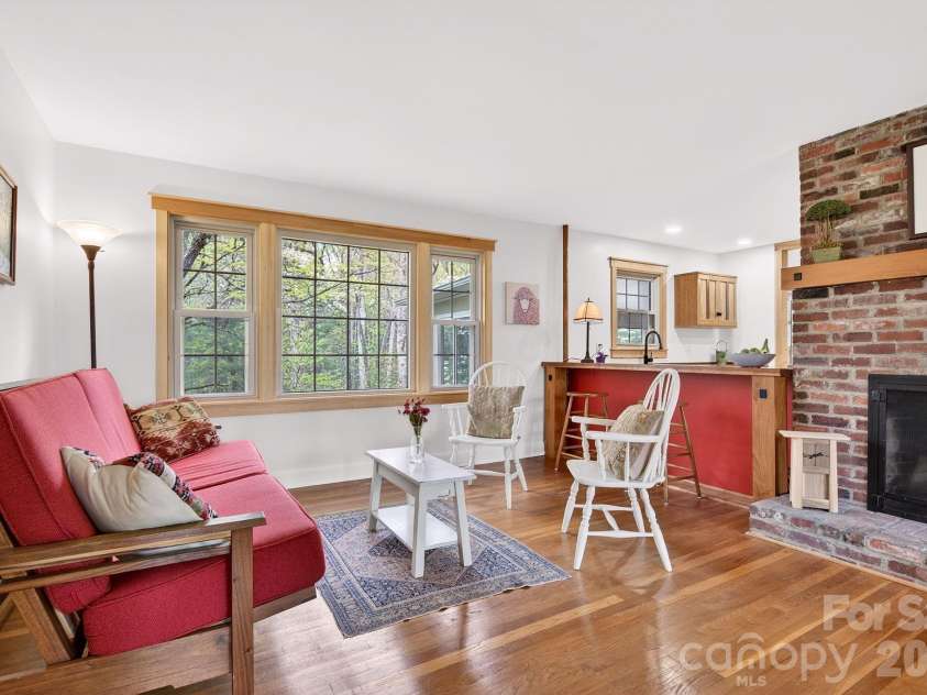 50 Rainbow Ridge Road, Swannanoa, NC 28778.  MLS# CAR4368868, YatesRealty ID 14522. Modern, Open Floor Plan