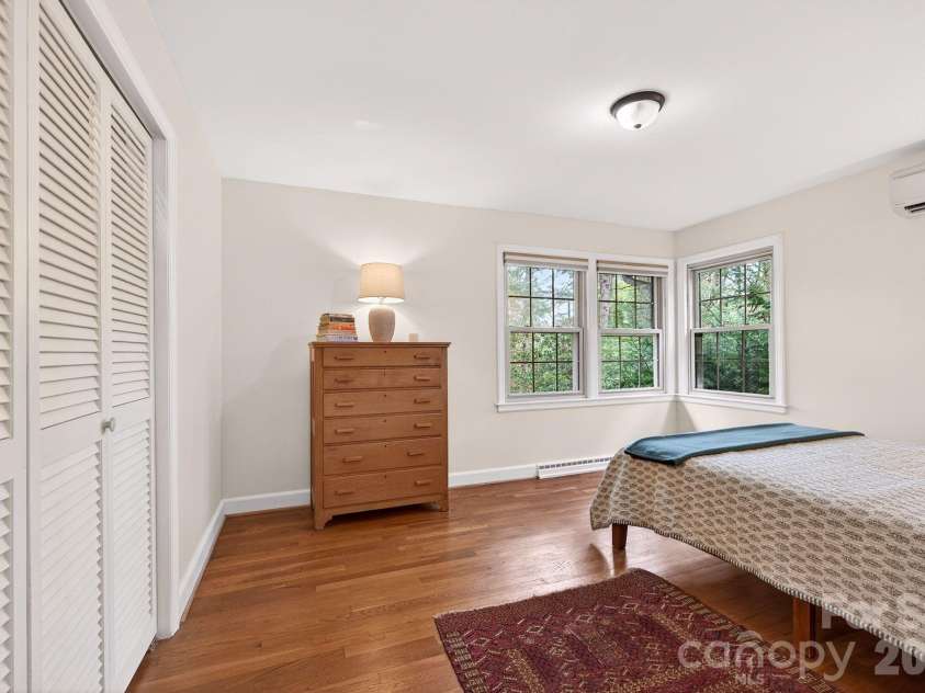 50 Rainbow Ridge Road, Swannanoa, NC 28778.  MLS# CAR4368868, YatesRealty ID 14522. Spacious Closets