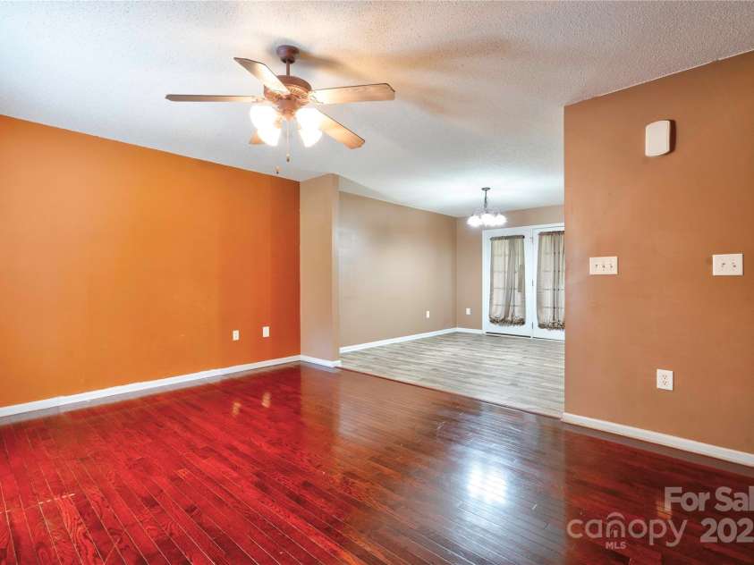 1170 Scenic Drive, Shelby, NC 28150.  MLS# CAR4260560, YatesRealty ID 14523. Additional View of Great Room