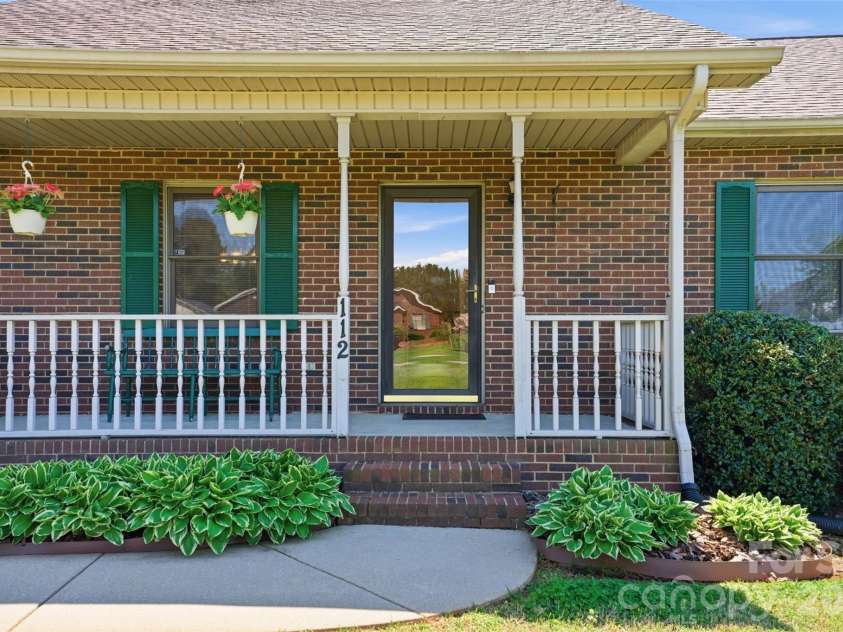 112 Mobeal Lane, Statesville, NC 28625.  MLS# CAR4367156, YatesRealty ID 14524. 