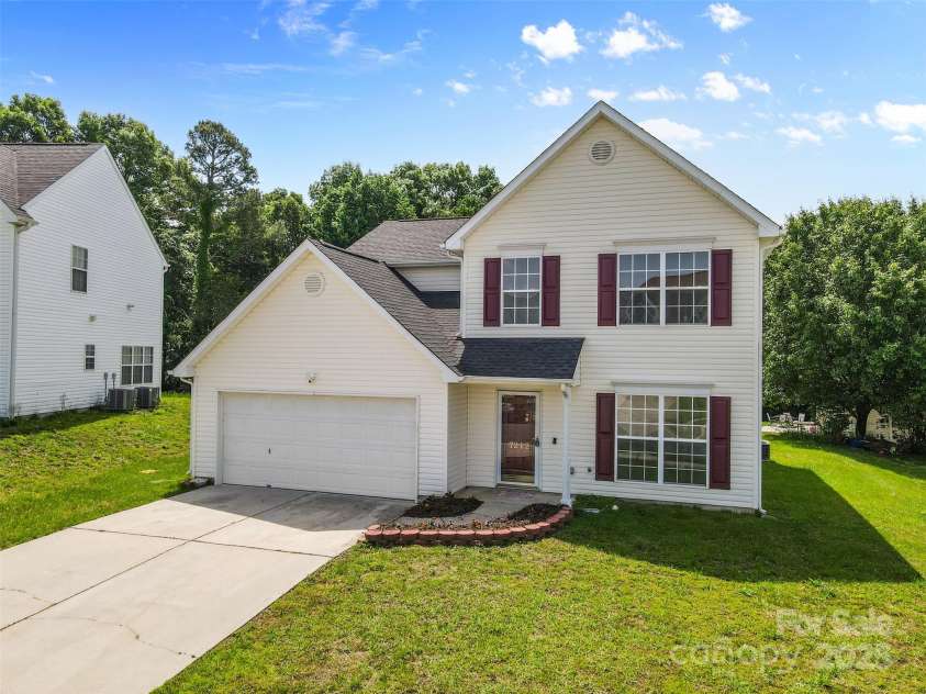 7212 Ravanna Drive, Charlotte, NC 28213.  MLS# CAR4260060, YatesRealty ID 14524. 