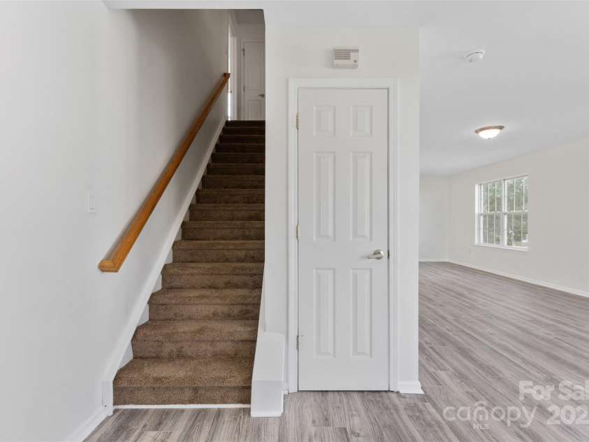 7212 Ravanna Drive, Charlotte, NC 28213.  MLS# CAR4260060, YatesRealty ID 14524. 