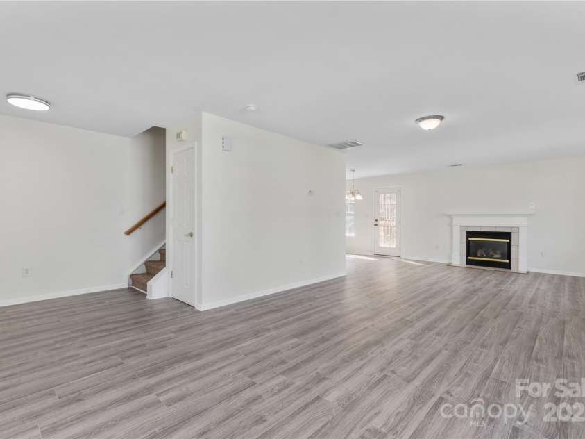 7212 Ravanna Drive, Charlotte, NC 28213.  MLS# CAR4260060, YatesRealty ID 14524. 