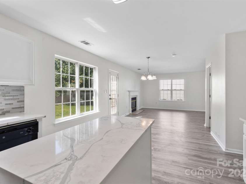7212 Ravanna Drive, Charlotte, NC 28213.  MLS# CAR4260060, YatesRealty ID 14524. 
