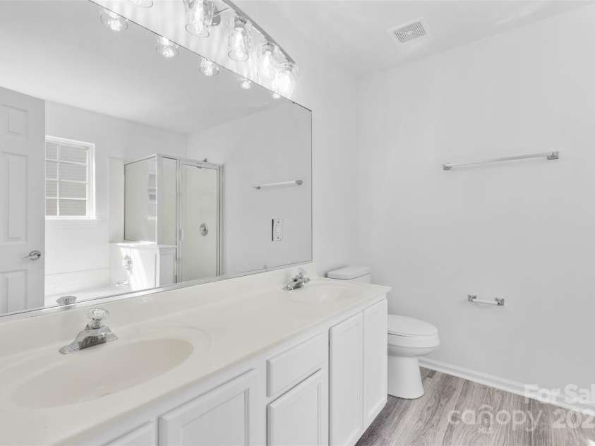 7212 Ravanna Drive, Charlotte, NC 28213.  MLS# CAR4260060, YatesRealty ID 14524. 