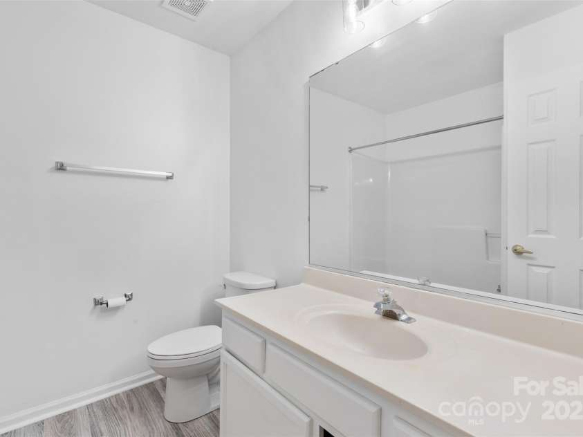 7212 Ravanna Drive, Charlotte, NC 28213.  MLS# CAR4260060, YatesRealty ID 14524. 