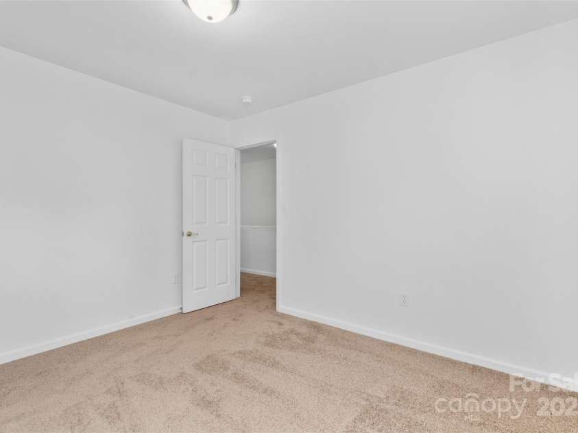 7212 Ravanna Drive, Charlotte, NC 28213.  MLS# CAR4260060, YatesRealty ID 14524. 