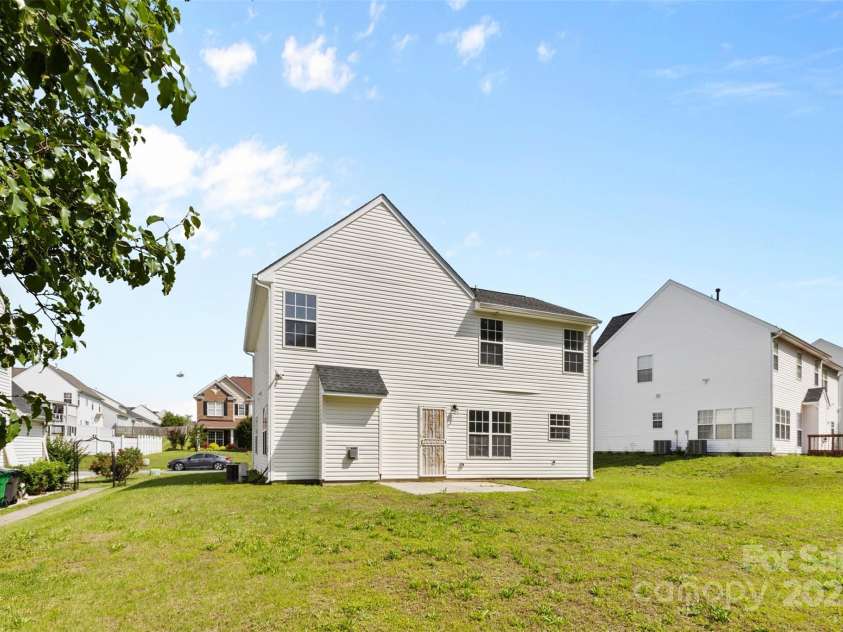 7212 Ravanna Drive, Charlotte, NC 28213.  MLS# CAR4260060, YatesRealty ID 14524. 