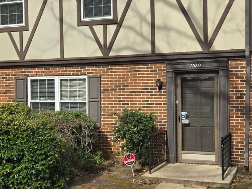 11011 Park Road, Charlotte, NC 28226.  MLS# CAR4326504, YatesRealty ID 14525. Front