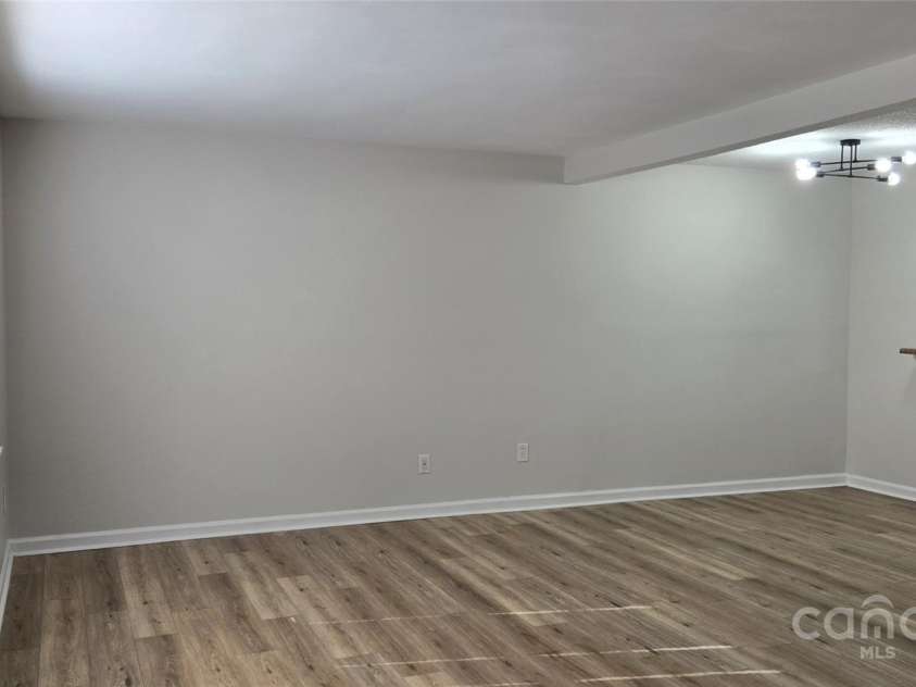 11011 Park Road, Charlotte, NC 28226.  MLS# CAR4326504, YatesRealty ID 14525. Lvgrm