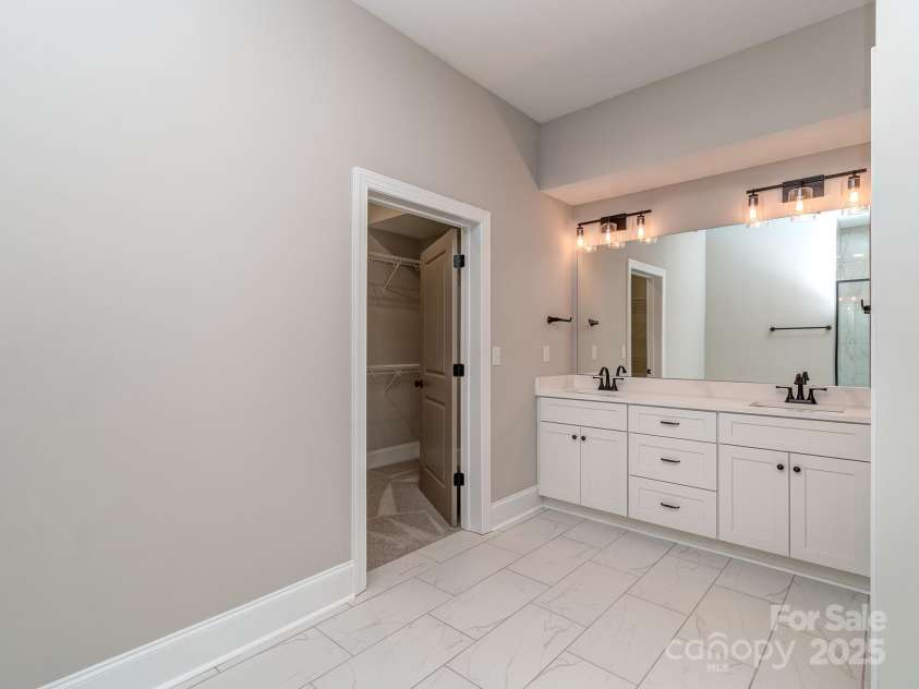 3439 Stags Leap Way, York, SC 29745.  MLS# CAR4259319, YatesRealty ID 14526. 