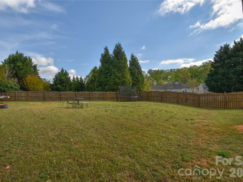 9617 Cheery Meadow Drive, Huntersville, NC 28078.  MLS# CAR4373281, YatesRealty ID 14526. 