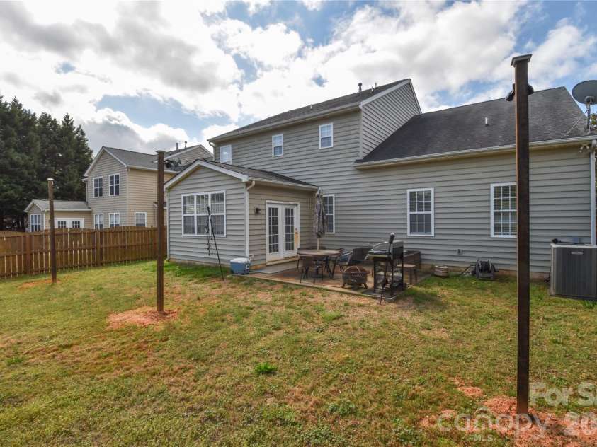 9617 Cheery Meadow Drive, Huntersville, NC 28078.  MLS# CAR4373281, YatesRealty ID 14526. 