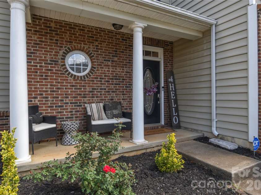 9617 Cheery Meadow Drive, Huntersville, NC 28078.  MLS# CAR4373281, YatesRealty ID 14526. 