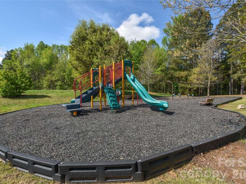 9617 Cheery Meadow Drive, Huntersville, NC 28078.  MLS# CAR4373281, YatesRealty ID 14526. 