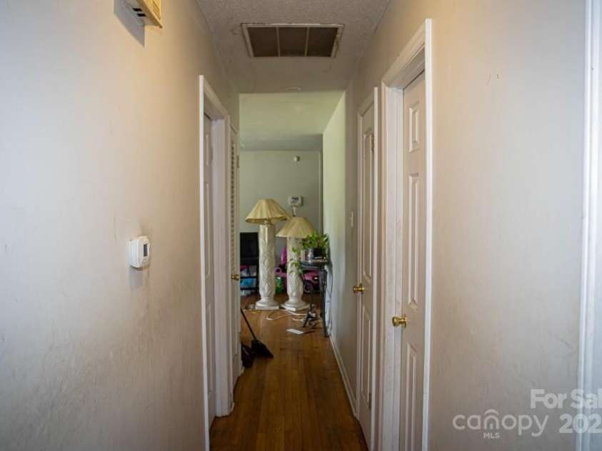 2324 Knight Drive, Gastonia, NC 28052.  MLS# CAR4258051, YatesRealty ID 14528. 