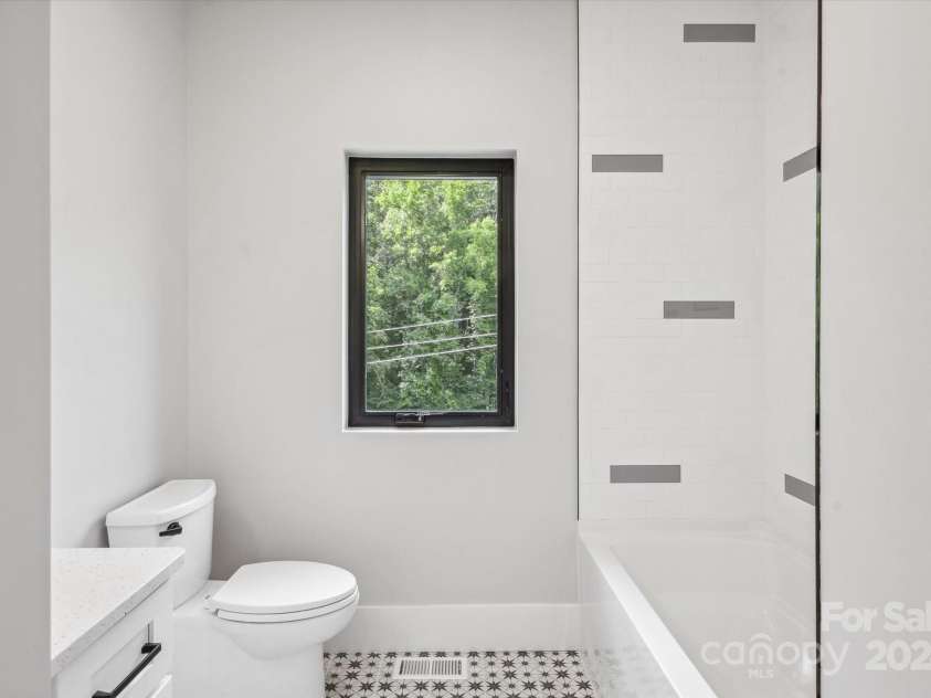 205 Torch Light Way, Asheville, NC 28806.  MLS# CAR4159391, YatesRealty ID 14529. Bathroom 2