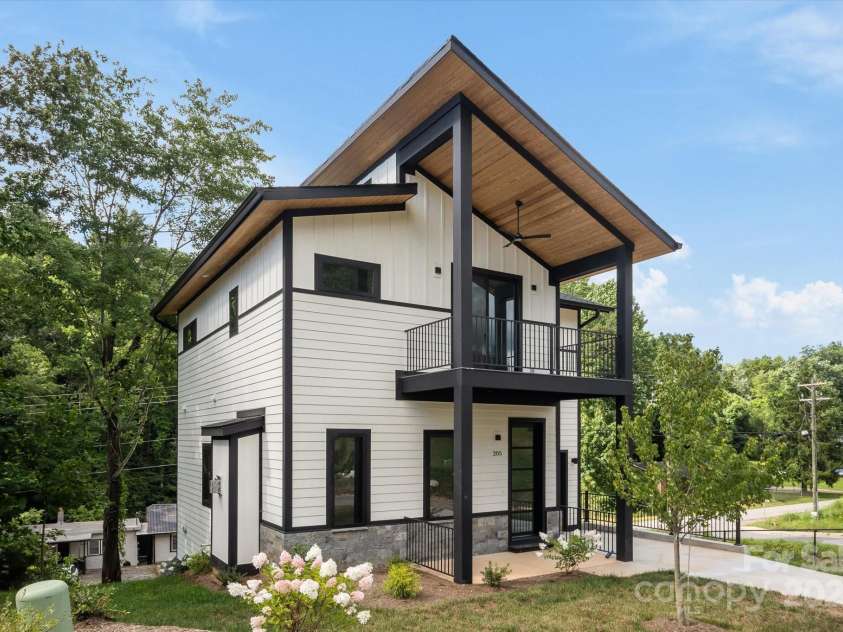 205 Torch Light Way, Asheville, NC 28806.  MLS# CAR4159391, YatesRealty ID 14529. Front of Home