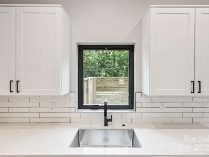 205 Torch Light Way, Asheville, NC 28806.  MLS# CAR4159391, YatesRealty ID 14529. Kitchen