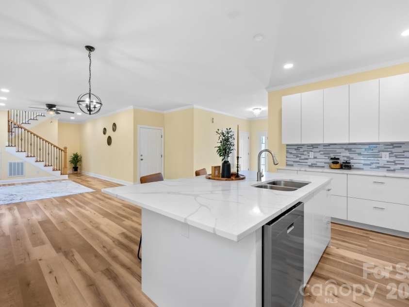2630 Polo Lane, Maiden, NC 28650.  MLS# CAR4372317, YatesRealty ID 14529. Extra large kitchen island 