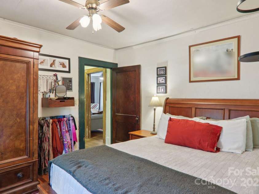68 1/2 Nevada Avenue, Asheville, NC 28806.  MLS# CAR4280825, YatesRealty ID 1453. Primary Bedroom