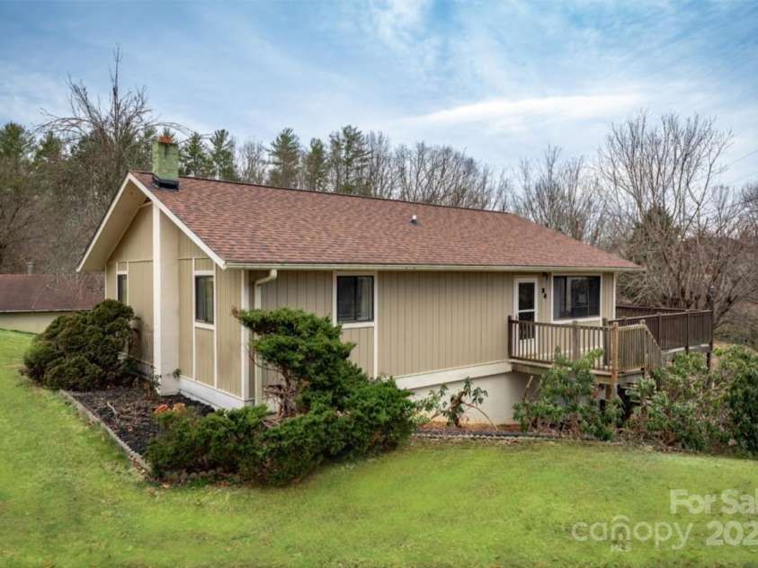 84 Alexander Road, Weaverville, NC 28787.  MLS# CAR4217146, YatesRealty ID 1453. 