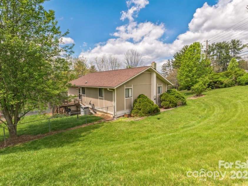 84 Alexander Road, Weaverville, NC 28787.  MLS# CAR4217146, YatesRealty ID 1453. 