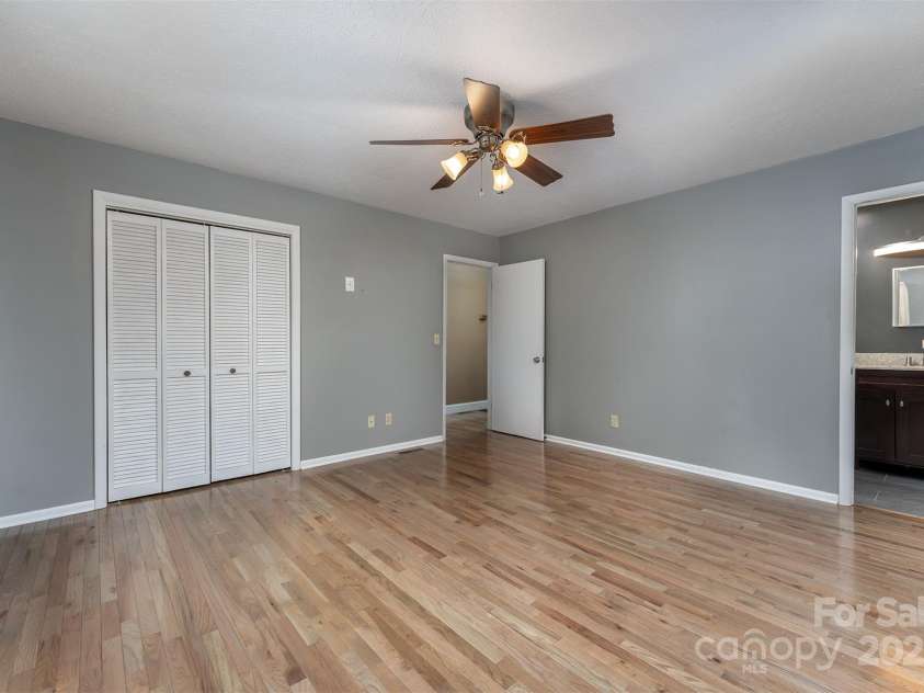 84 Alexander Road, Weaverville, NC 28787.  MLS# CAR4217146, YatesRealty ID 1453. 