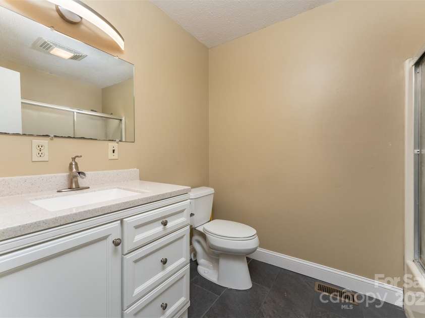 84 Alexander Road, Weaverville, NC 28787.  MLS# CAR4217146, YatesRealty ID 1453. 