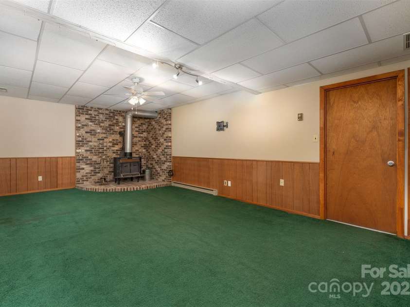 84 Alexander Road, Weaverville, NC 28787.  MLS# CAR4217146, YatesRealty ID 1453. 