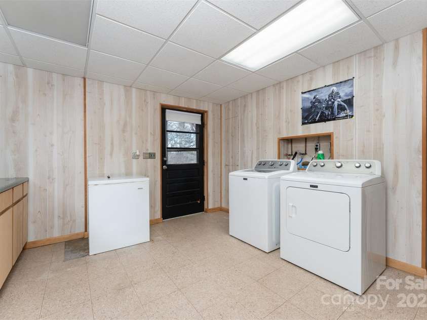 84 Alexander Road, Weaverville, NC 28787.  MLS# CAR4217146, YatesRealty ID 1453. 