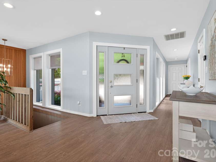 8611 Island Point Road, Charlotte, NC 28278.  MLS# CAR4371637, YatesRealty ID 14530. 