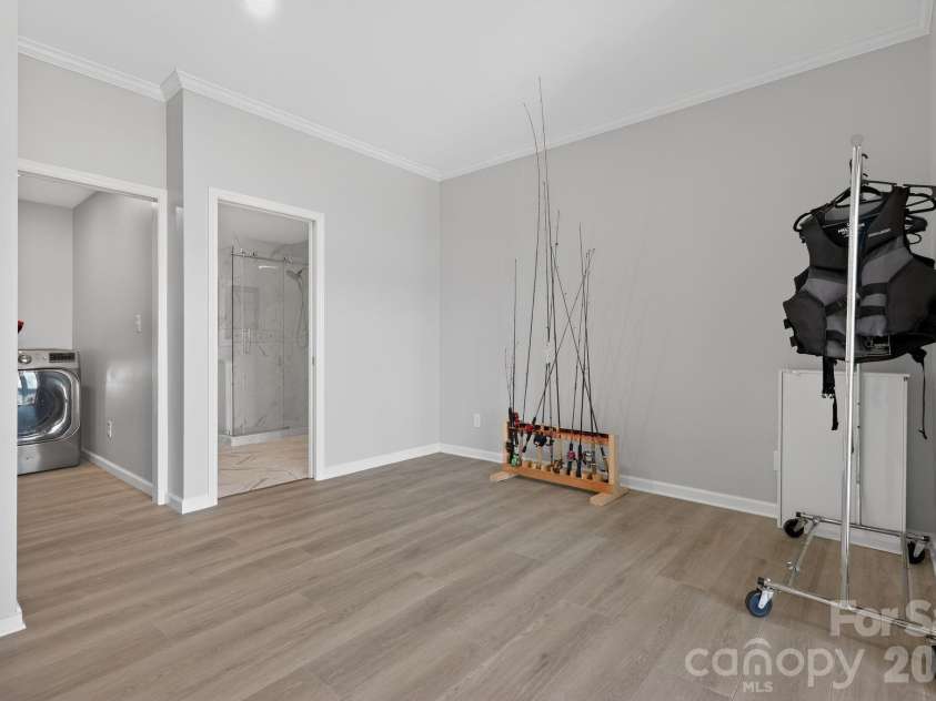 8611 Island Point Road, Charlotte, NC 28278.  MLS# CAR4371637, YatesRealty ID 14530. 