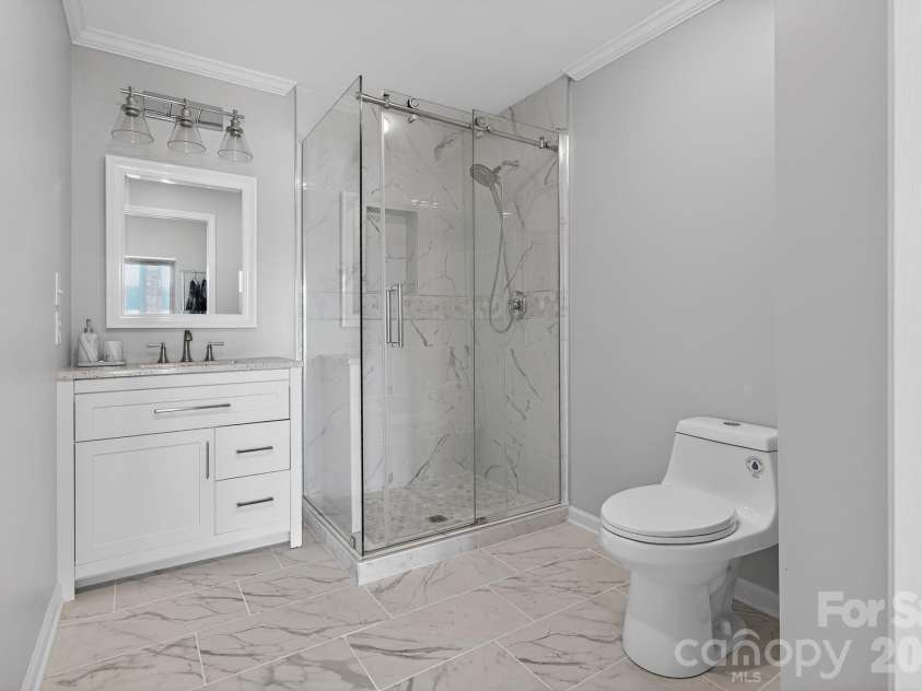 8611 Island Point Road, Charlotte, NC 28278.  MLS# CAR4371637, YatesRealty ID 14530. 