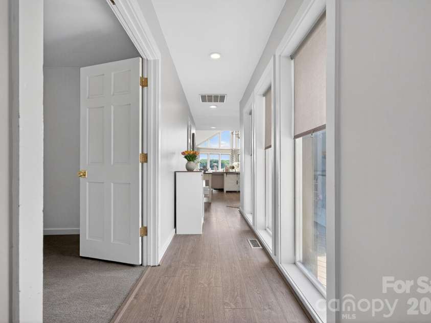 8611 Island Point Road, Charlotte, NC 28278.  MLS# CAR4371637, YatesRealty ID 14530. 