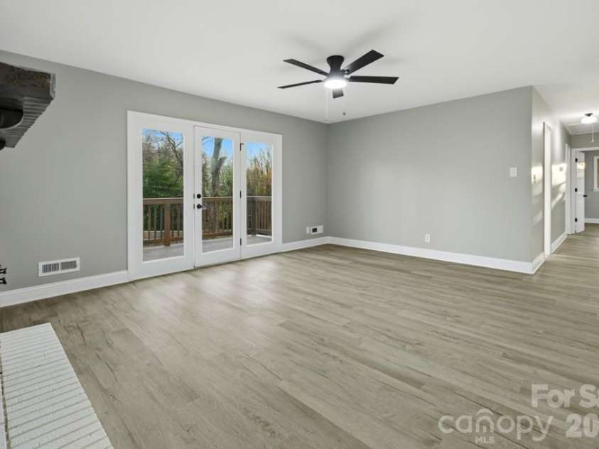 415 Kimmswick Road, Charlotte, NC 28214.  MLS# CAR4358484, YatesRealty ID 14532. Living Area