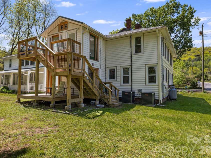 79 Walnut Street, Hot Springs, NC 28743.  MLS# CAR4371503, YatesRealty ID 14532. 