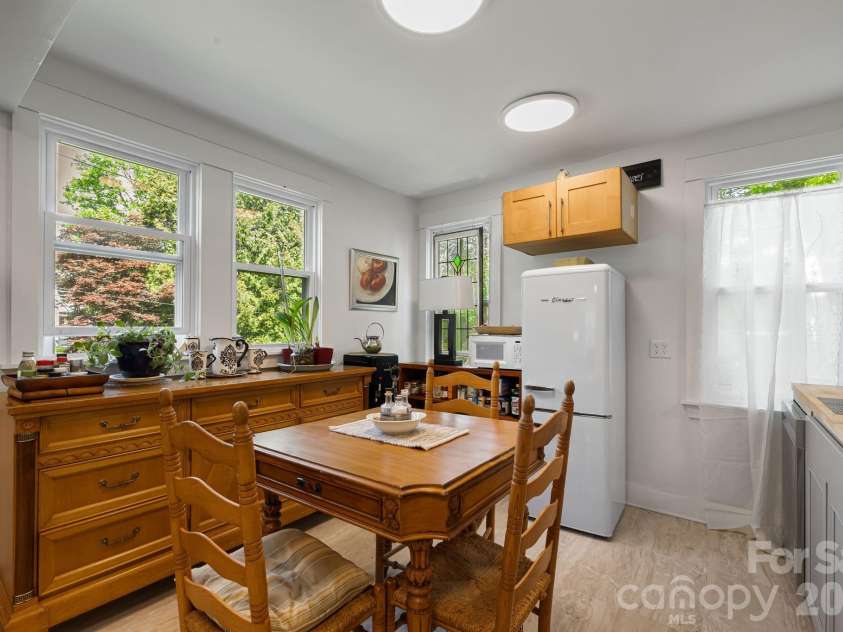 79 Walnut Street, Hot Springs, NC 28743.  MLS# CAR4371503, YatesRealty ID 14532. 