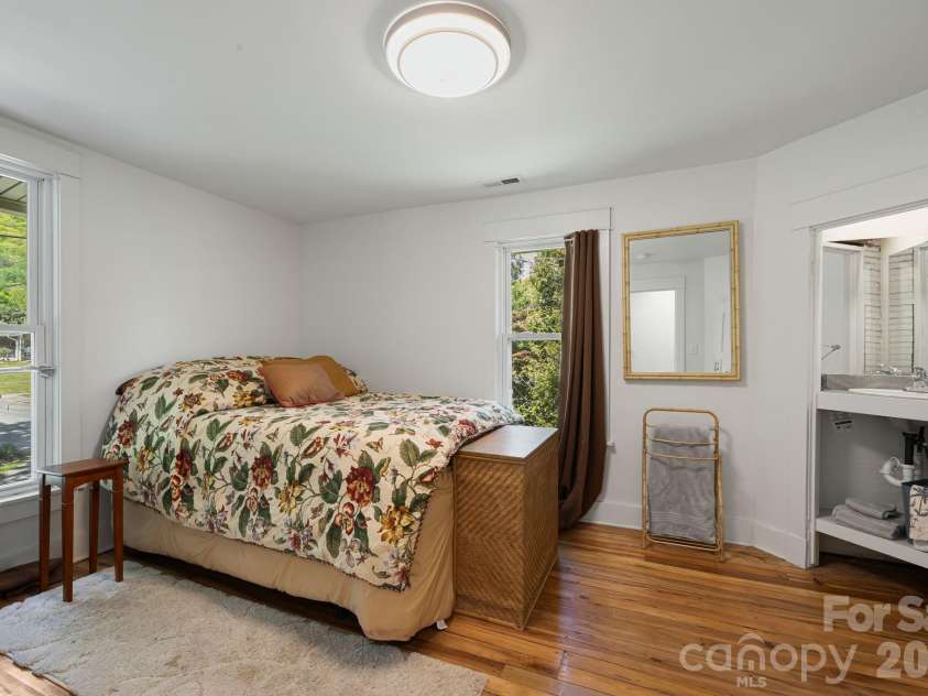 79 Walnut Street, Hot Springs, NC 28743.  MLS# CAR4371503, YatesRealty ID 14532. 