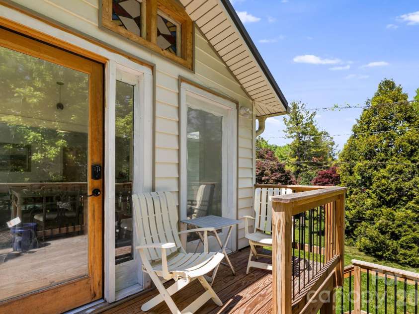 79 Walnut Street, Hot Springs, NC 28743.  MLS# CAR4371503, YatesRealty ID 14532. 