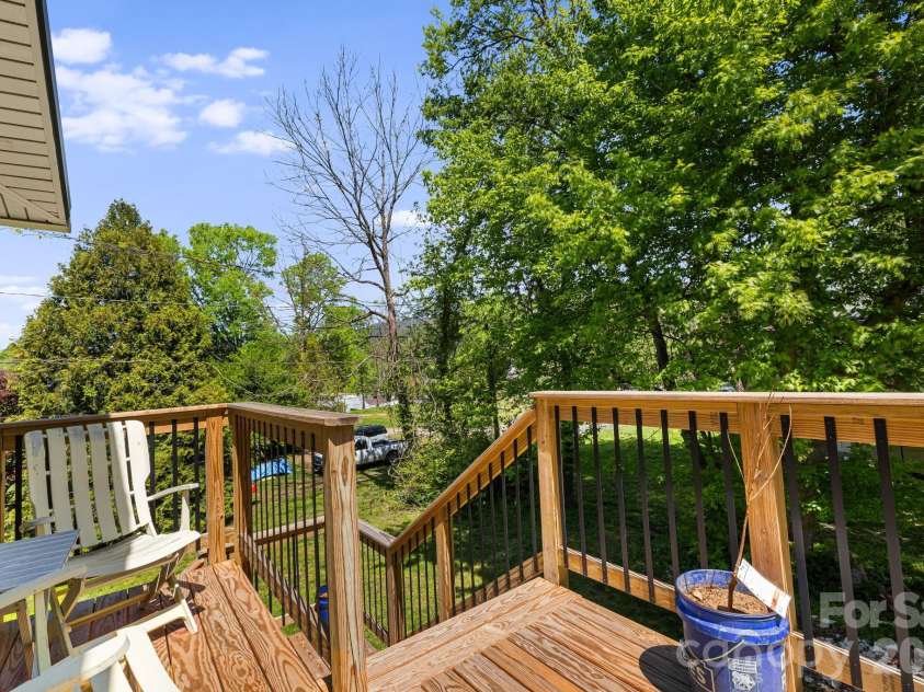 79 Walnut Street, Hot Springs, NC 28743.  MLS# CAR4371503, YatesRealty ID 14532. 