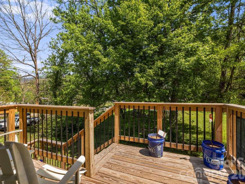 79 Walnut Street, Hot Springs, NC 28743.  MLS# CAR4371503, YatesRealty ID 14532. 