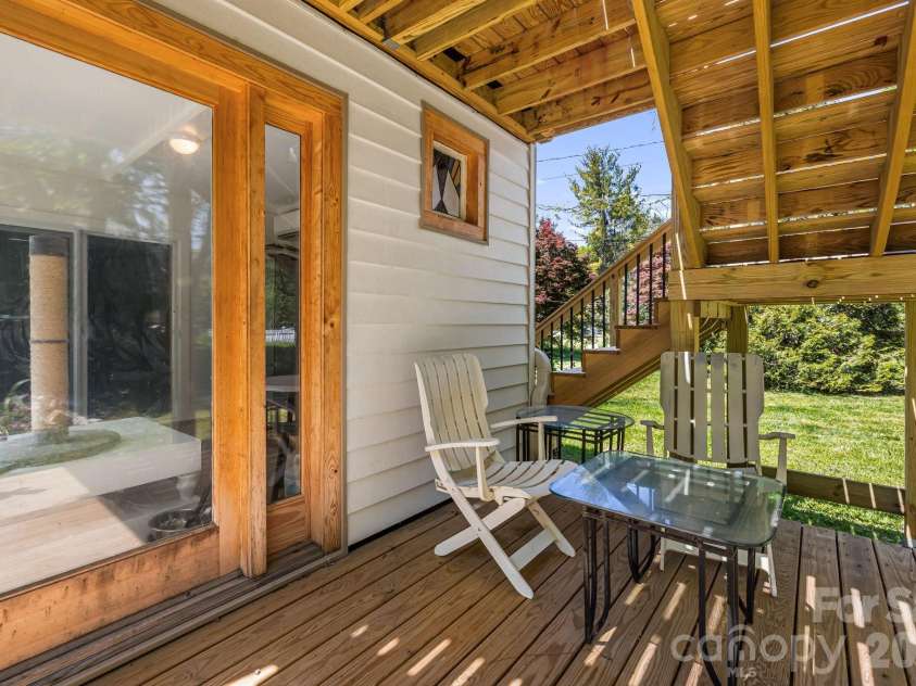 79 Walnut Street, Hot Springs, NC 28743.  MLS# CAR4371503, YatesRealty ID 14532. 