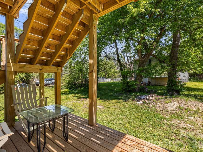 79 Walnut Street, Hot Springs, NC 28743.  MLS# CAR4371503, YatesRealty ID 14532. 