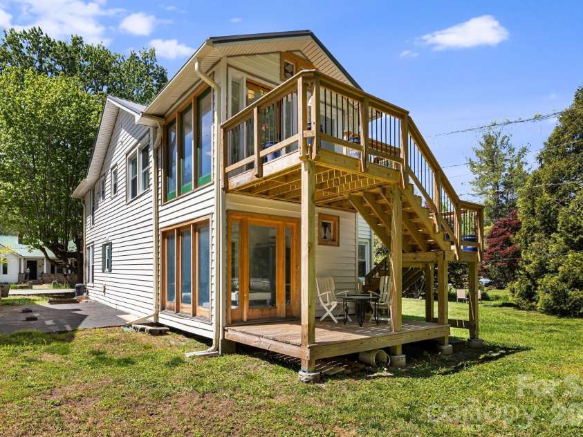 79 Walnut Street, Hot Springs, NC 28743.  MLS# CAR4371503, YatesRealty ID 14532. 