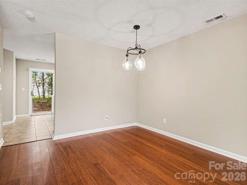 2132 Preakness Court, Charlotte, NC 28273.  MLS# CAR4370965, YatesRealty ID 14533. Dining area